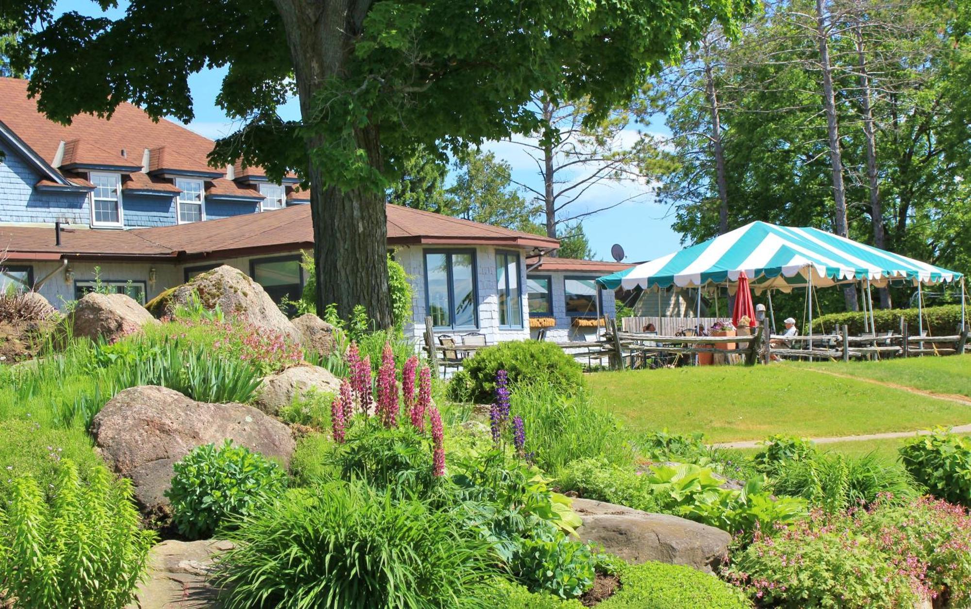 Highlands Four Season Resort Calabogie Exterior photo