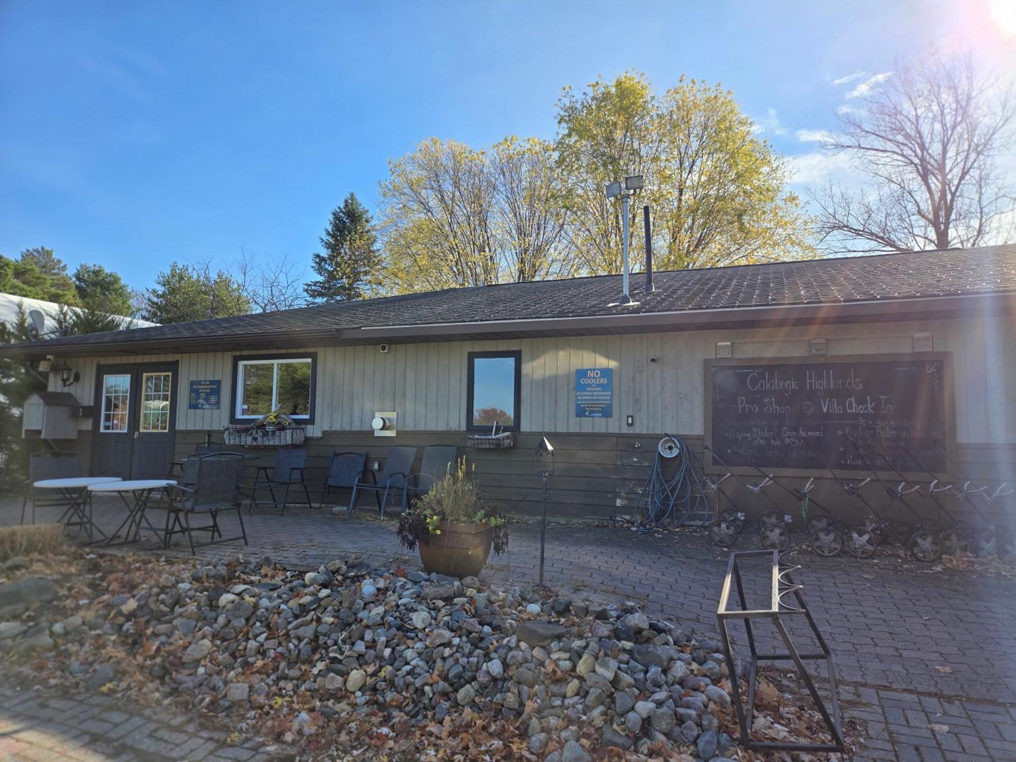 Highlands Four Season Resort Calabogie Exterior photo